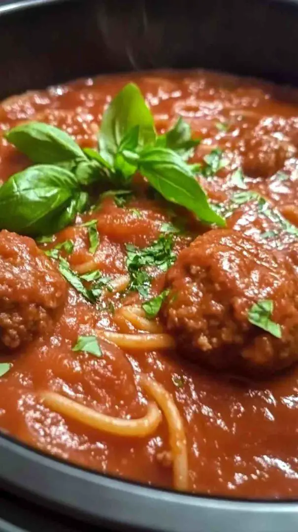 Slow Cooker Spaghetti and Meatballs