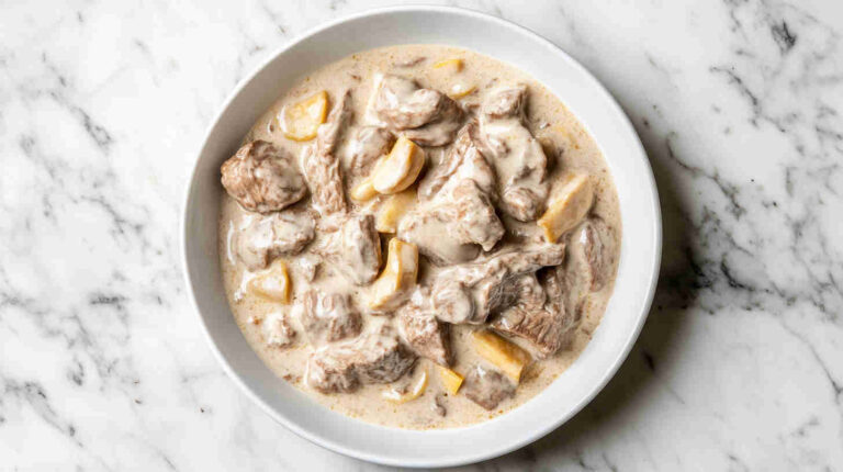 Easy Slow Cooker Beef Stroganoff