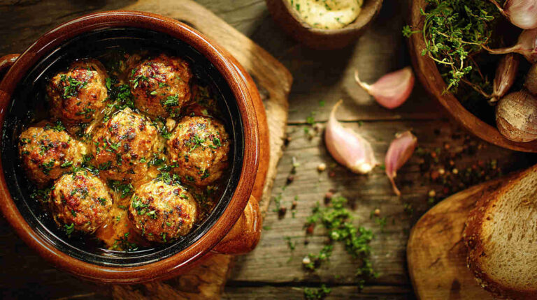 Crockpot Buffalo Ranch Meatballs
